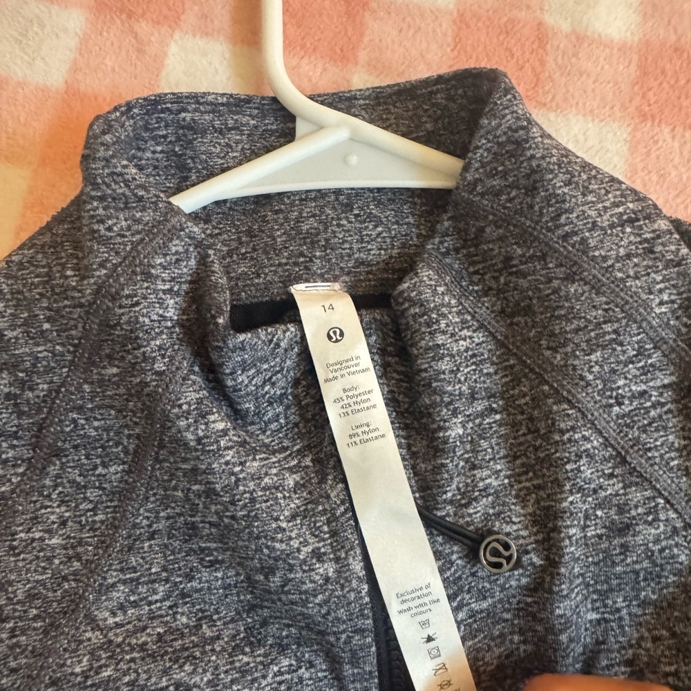 Lululemon women’s define jacket - Picture 2 of 2